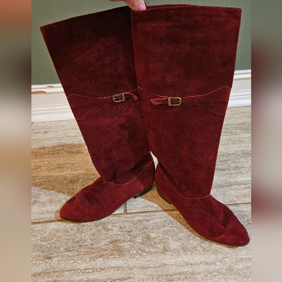 Vintage NINE WEST Suede Knee High Low Heel Boots In Burgundy Red. Size 7 - Picture 10 of 16